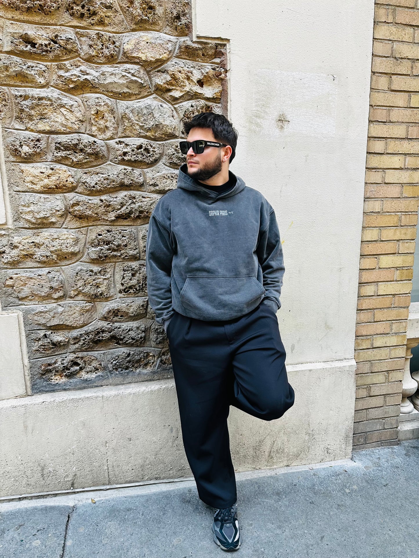 Hoodie “Minerai Noir” – Saphir Paris™