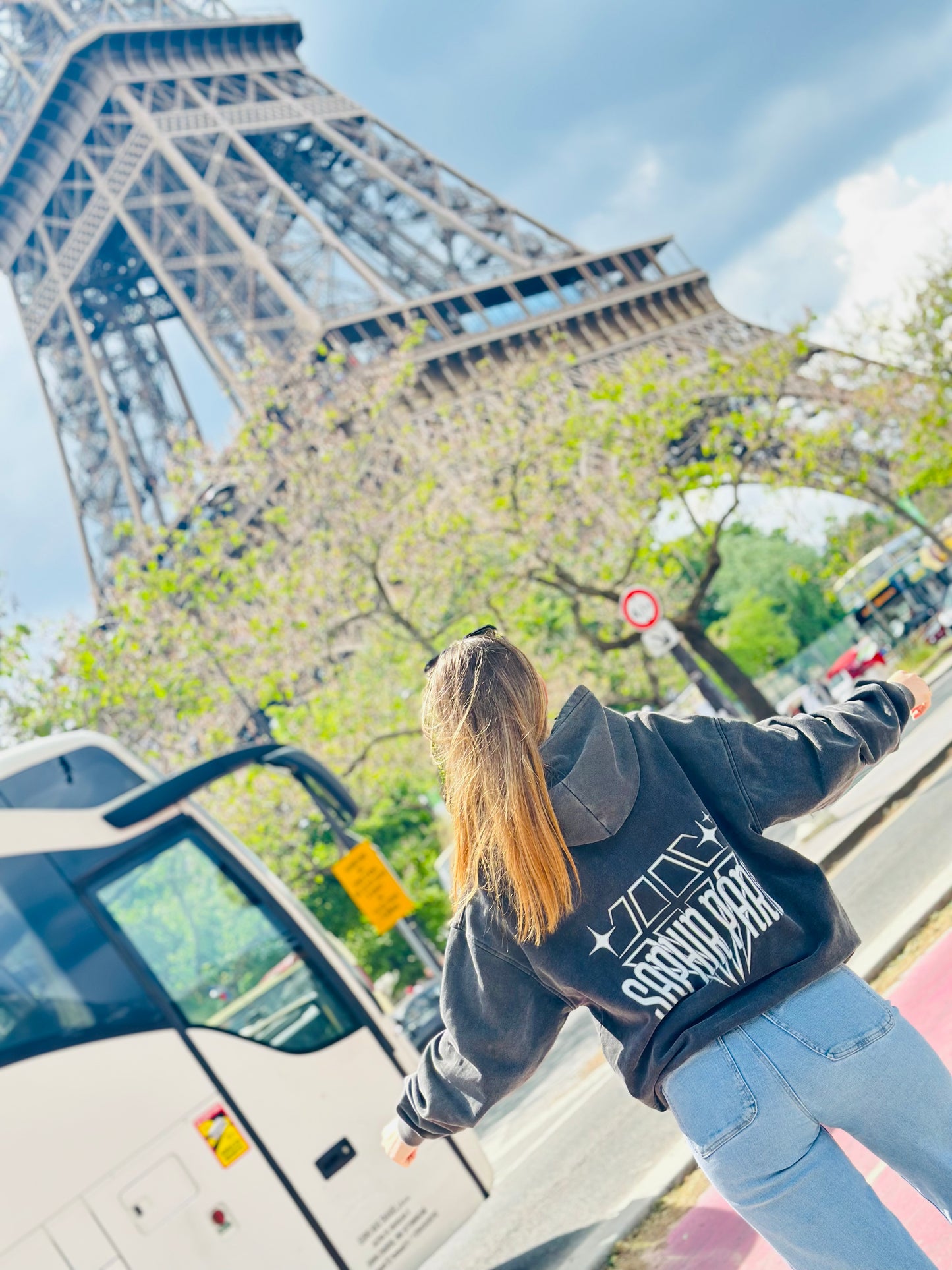 Hoodie “Minerai Noir” – Saphir Paris™