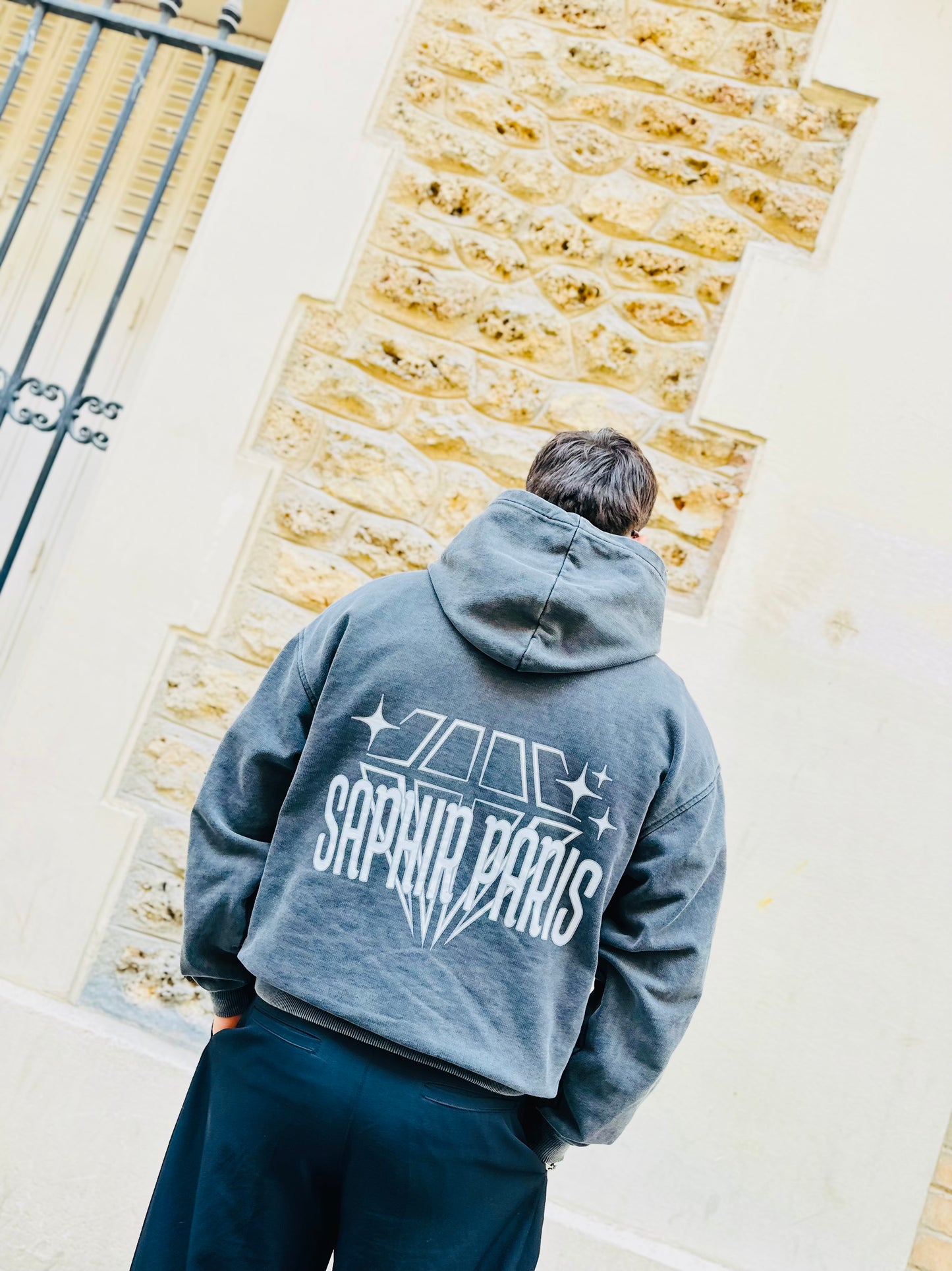 Hoodie “Minerai Noir” – Saphir Paris™